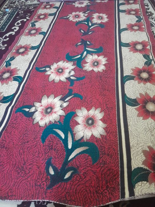 Продаётся дорожка. Йўлак учун гилам сотилади.