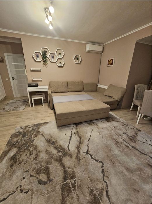 Inchiriez Apartament cu 2 camere in Floresti