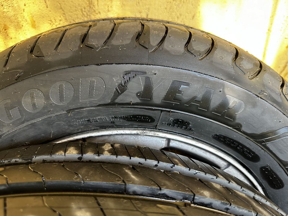 Anvelope Goodyear cu jante aliaj 15