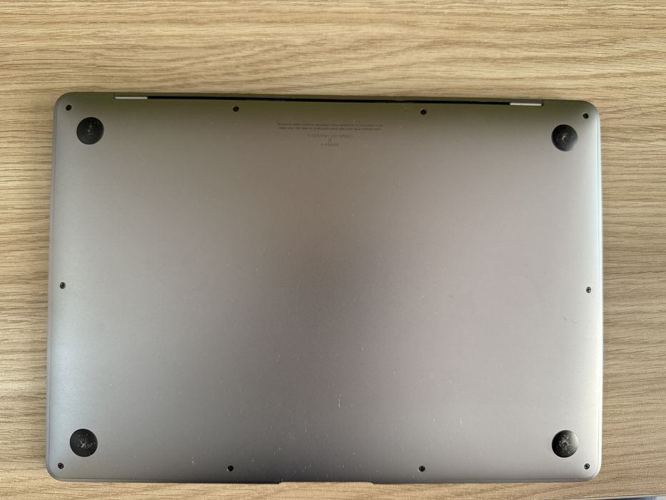 MacBook Air M1 256 Gb, 8 Gb RAM