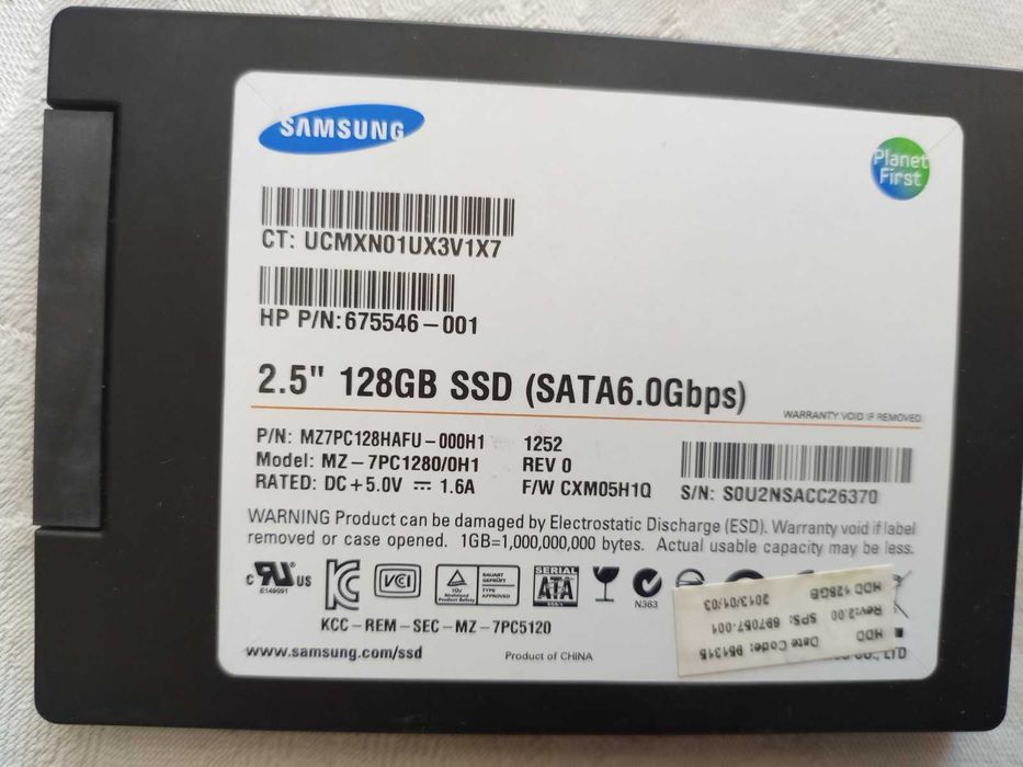 Хард дискове с прекрасно качество и кутия за SSD дискове - 45 лв.