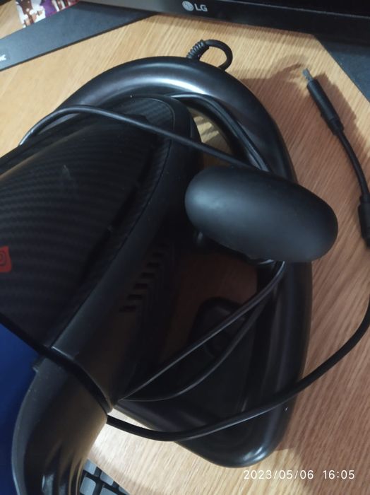 Vând volan cu pedale Genesys