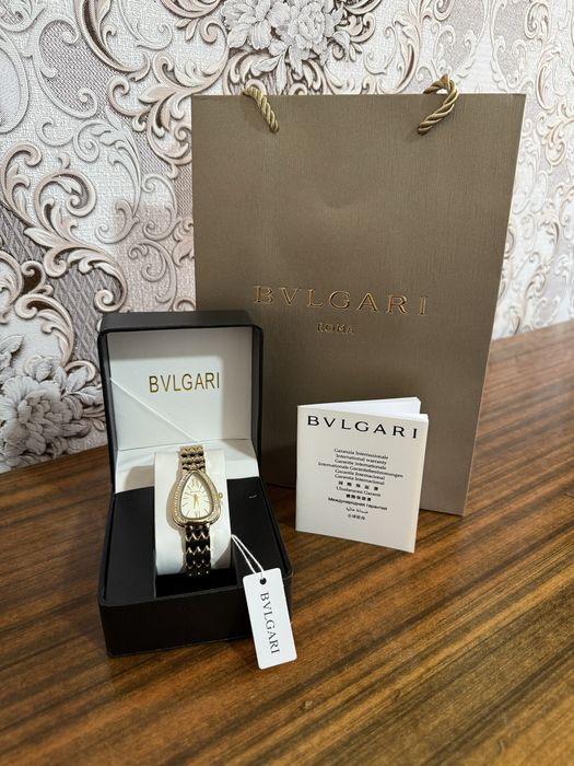 Женские часы Bvlgari, в подарочном каропке, на 8 марта