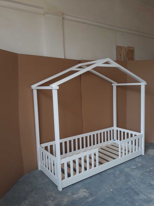 TRANSPORT GRATUIT.Pat casuta montessori.Cod 309.