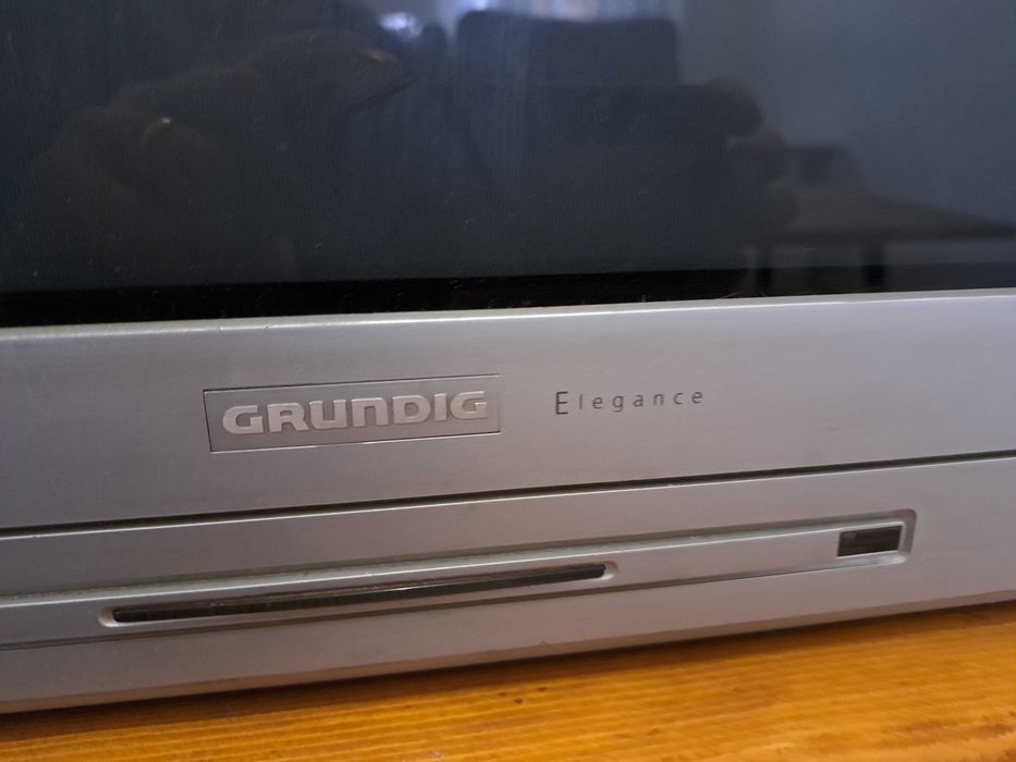 Телевизор GRUNDIG Elegance
