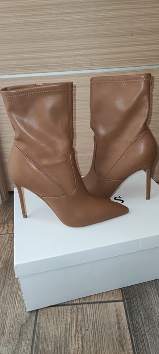 Кожени боти GUESS