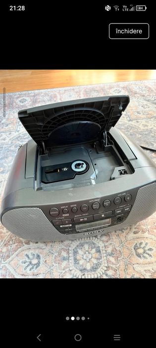 Radio CD urî in stare bună