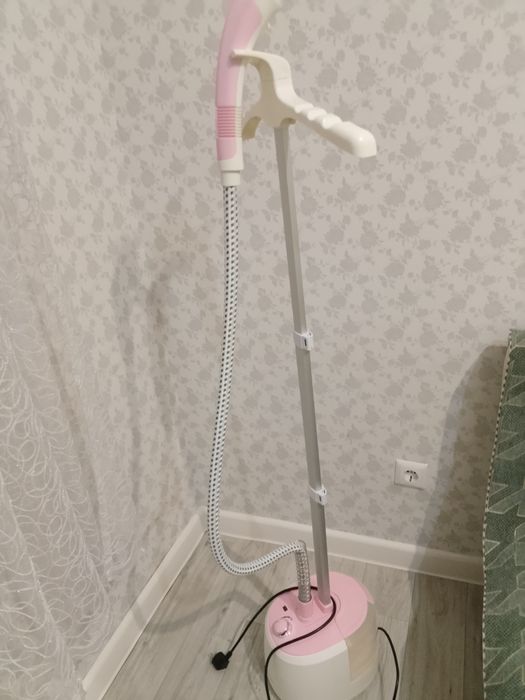 Утюг паровой с вешалкой