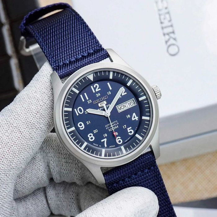 Часы Seiko SNZG11J1