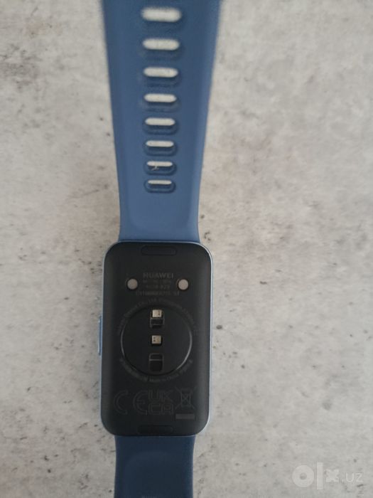 Продаю фитнес браслет Huawei band 10