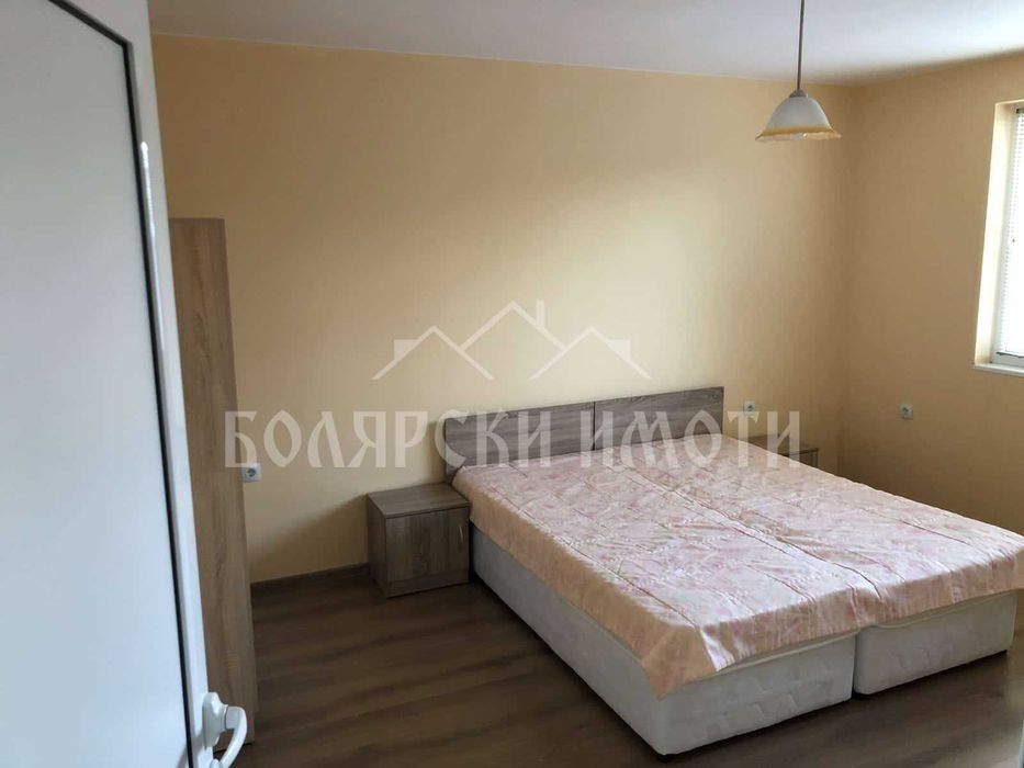 Дава се под наем Двустаен апартамент в Велико Търново, Център - 55 кв.м за 306 € - Снимка #5