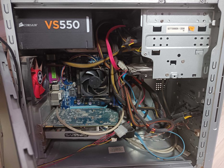 PC complet- AMD Phenom II X4, 8GB RAM, Radeon HD 7700