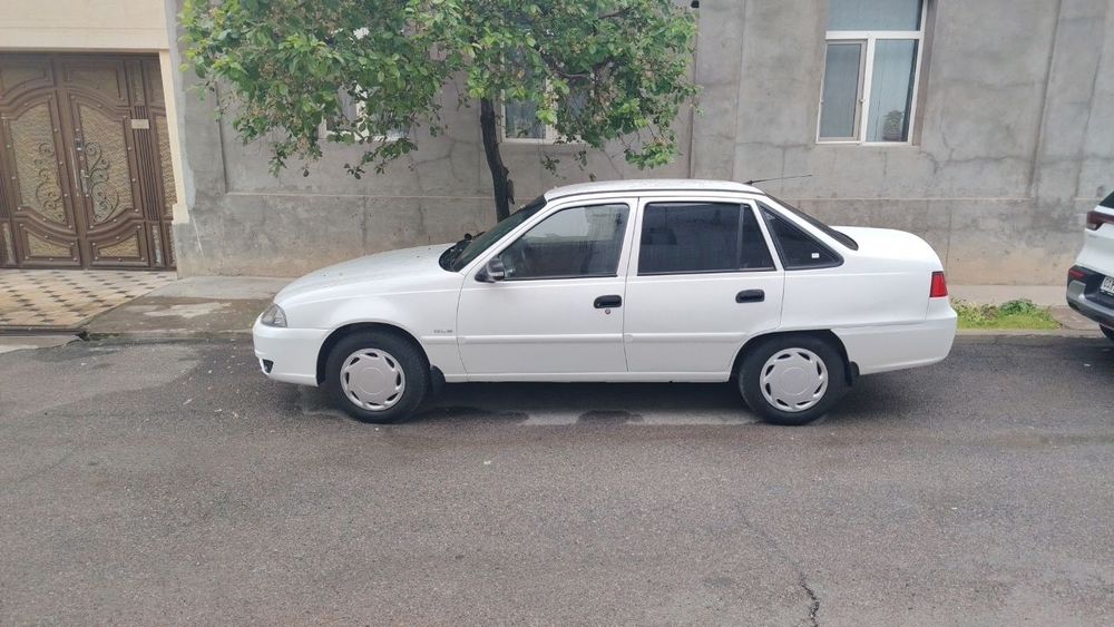 нексия 2  1.6 сотилади супер без кондитцонер