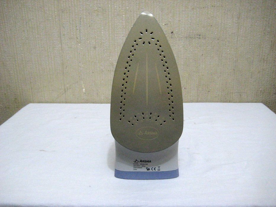 Утюг ARSHIA 2400W отличном рабочим состоянии!