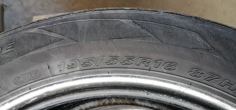 Продам шины 195 55 р16 срочно