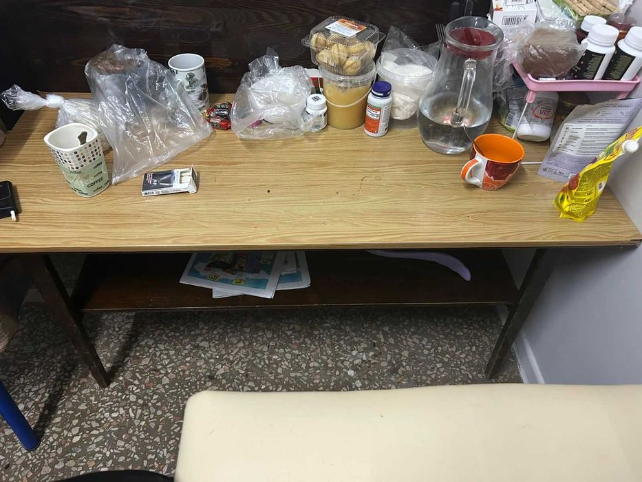 БЕСПЛАТНО Столик и тумбочка