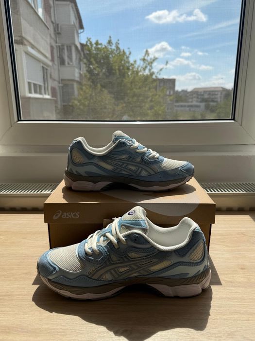 Asics nyc albastrii