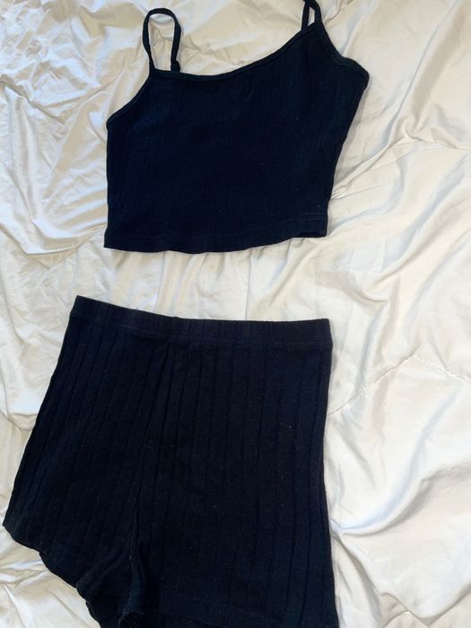 Спортно бюстие топ летен спортен комплект къси панталонки потник черно