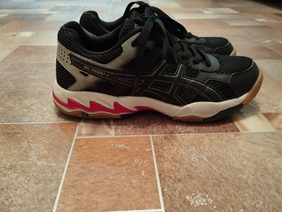 Кроссовки в отличном состоянии