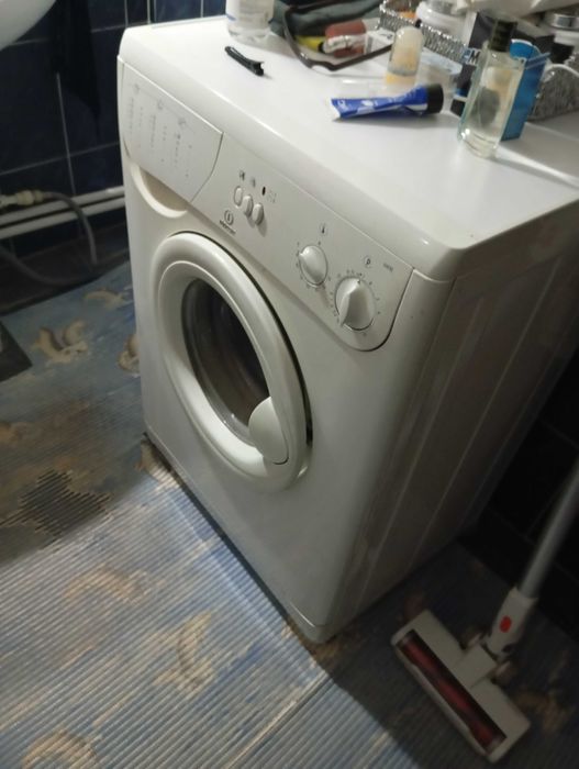 Стиральный машина INDESIT сотилади б/у