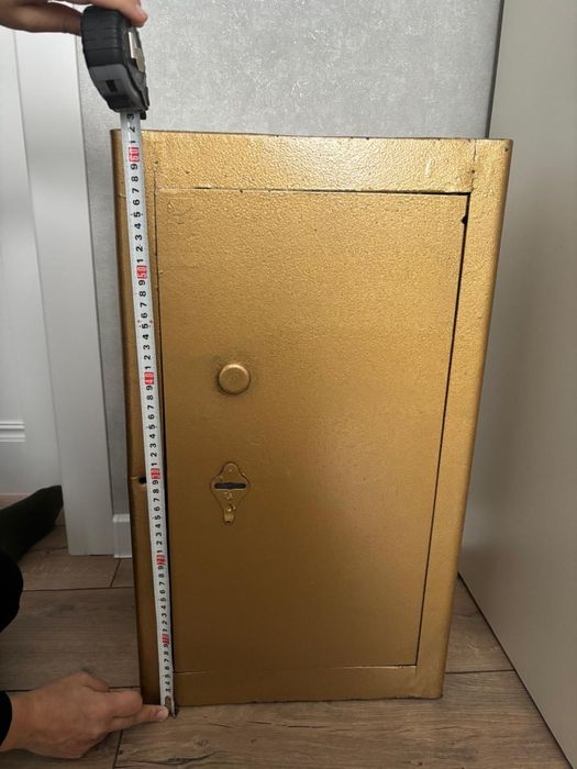 Продается сейф, 30 000