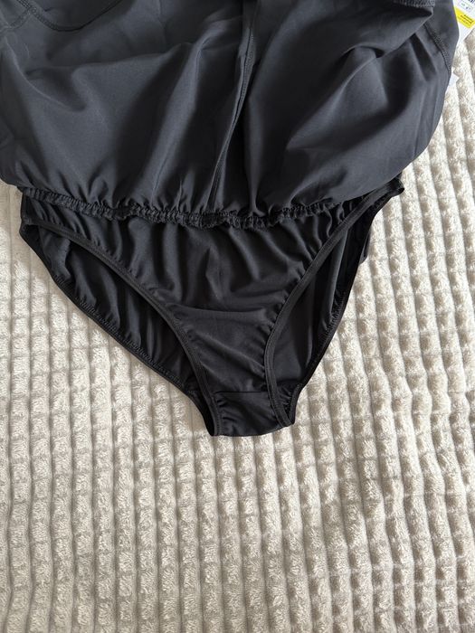 Pantaloni scurti Nike marimea S, noi