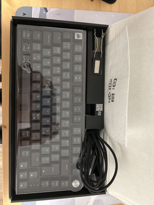 Tastatura corsair k65 plus