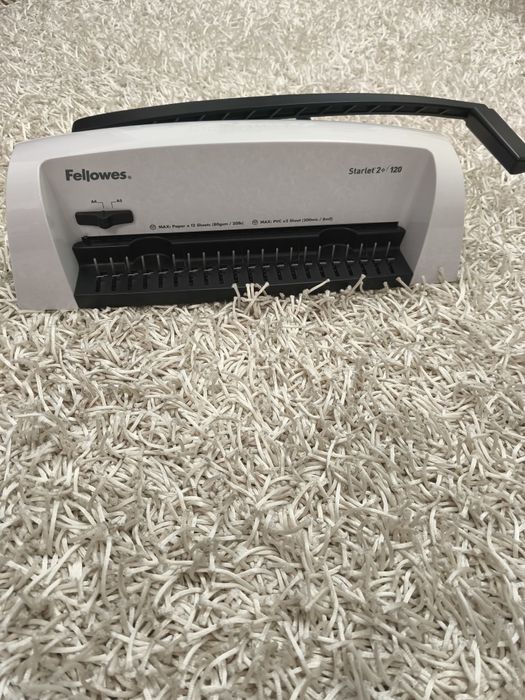 Aparat de îndosariat Fellowes 2+/120