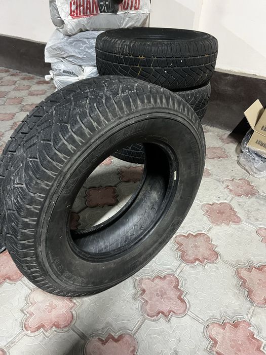 Продам зимнюю резину 265.   65 17 MICHELIN