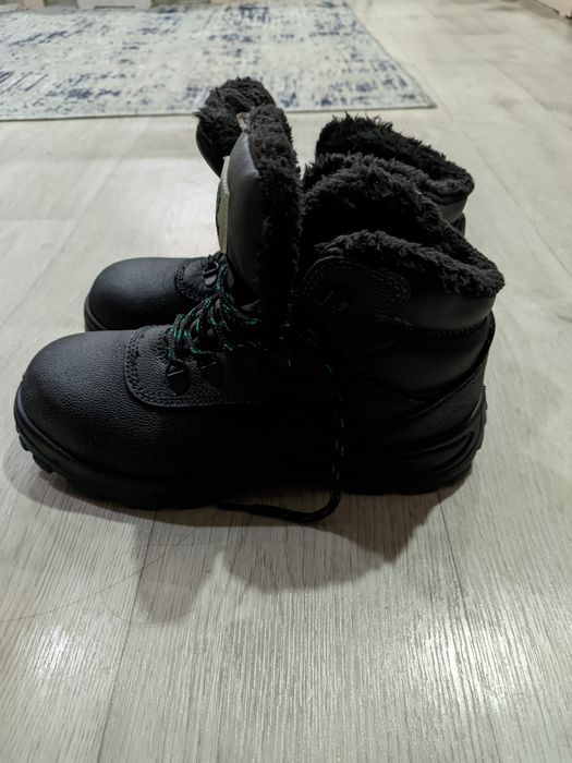 Продам спец обувь