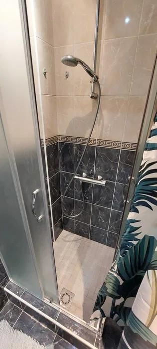 Тристаен апартамент, под наем, Окръжна болница