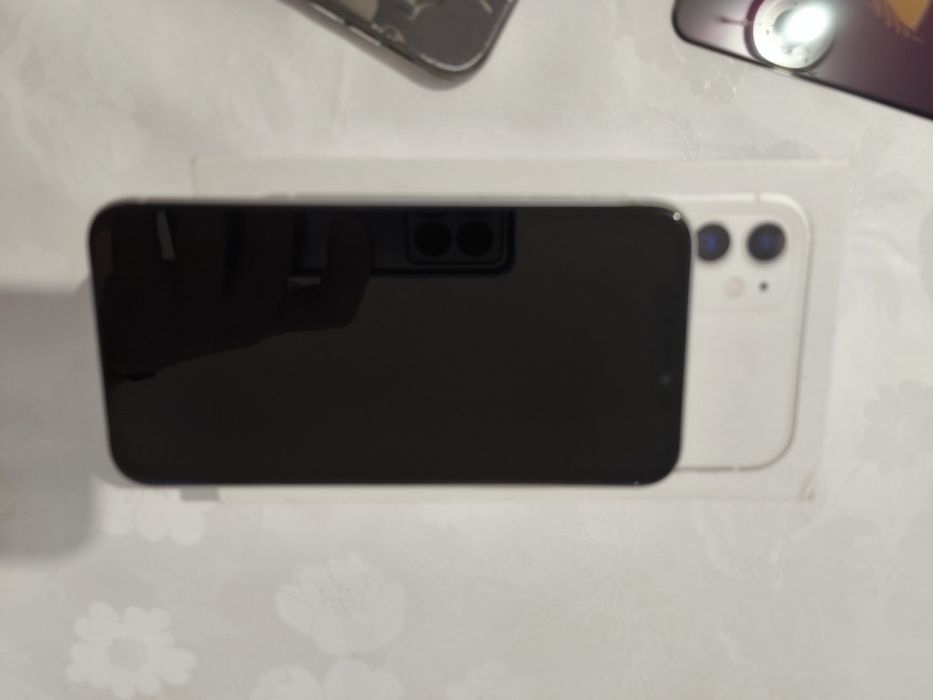 Iphone 11 white 64 gb