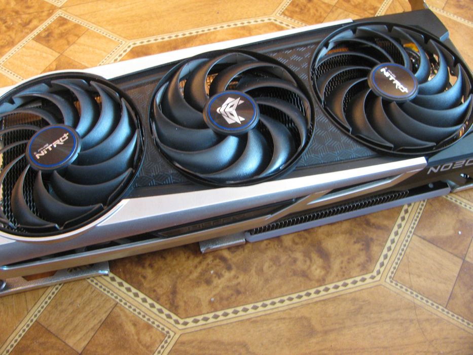 Saphire  Radeon  RX 6700 XT 12GB NITRO+    Мега  Яка  Видео  Карта