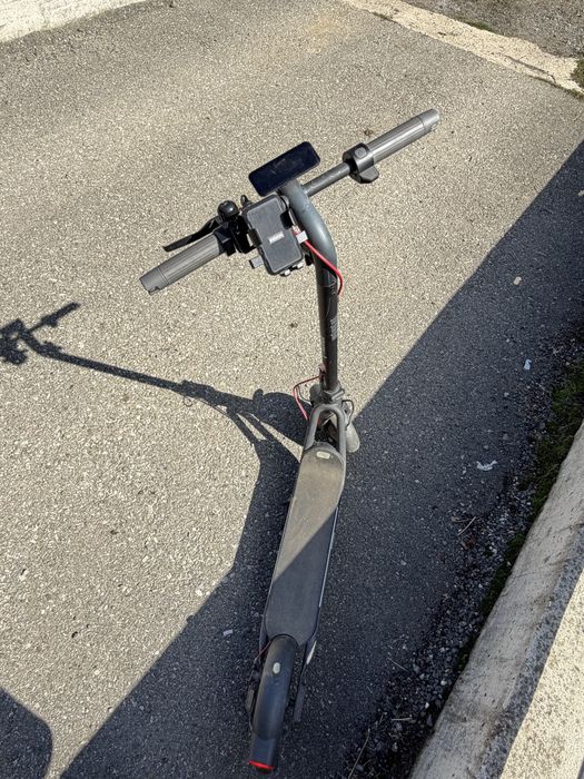 Vând trotineva electrica Navee V40i sau schimb cu un kukirin A1 sau g2