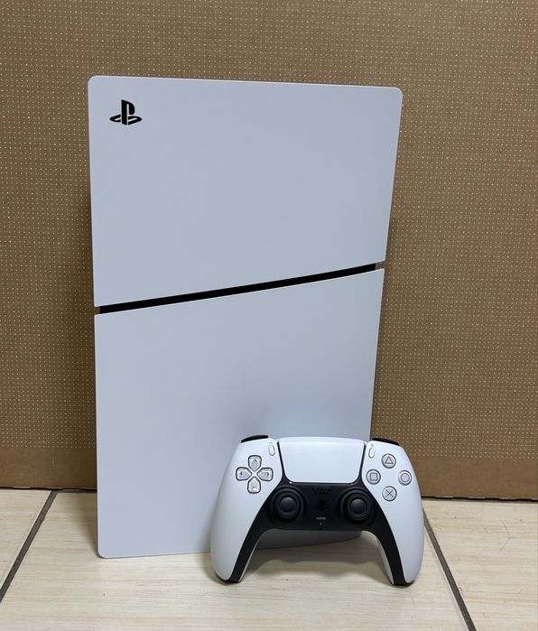 MDM vinde: Consola PS5 Slim Digital Edition, 825GB.