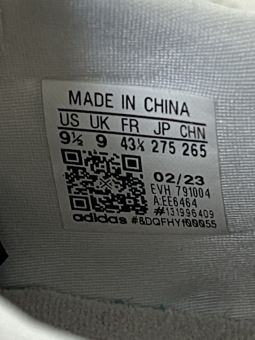 Кроссовки  adidas оригинал размер  43,5