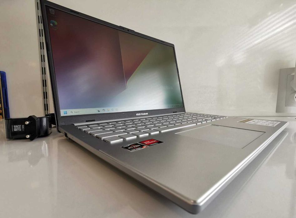Лаптоп Asus Vivobook Go 15 E1504FA-BQ2345 (8GB-512GB)