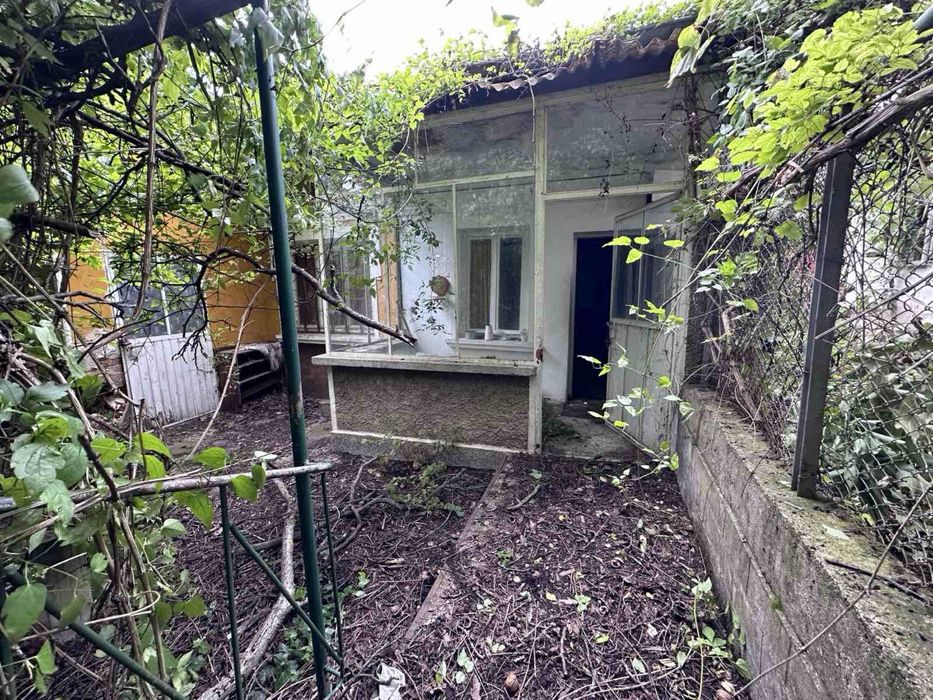 Продава се къща в село Типченица