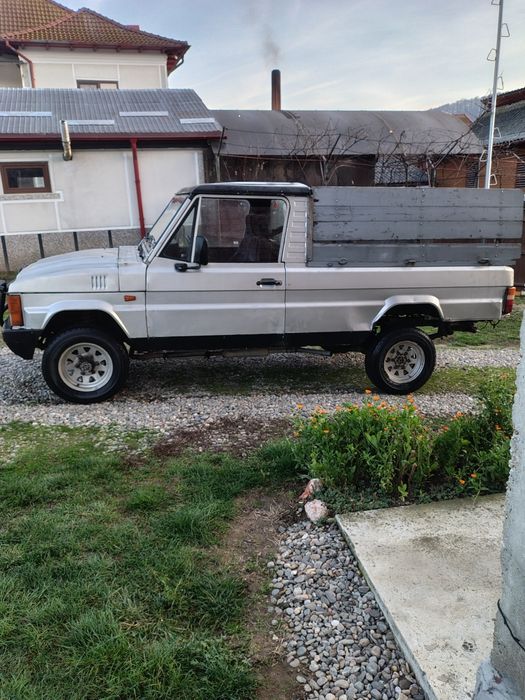 Vând ARO 10 Camionetă