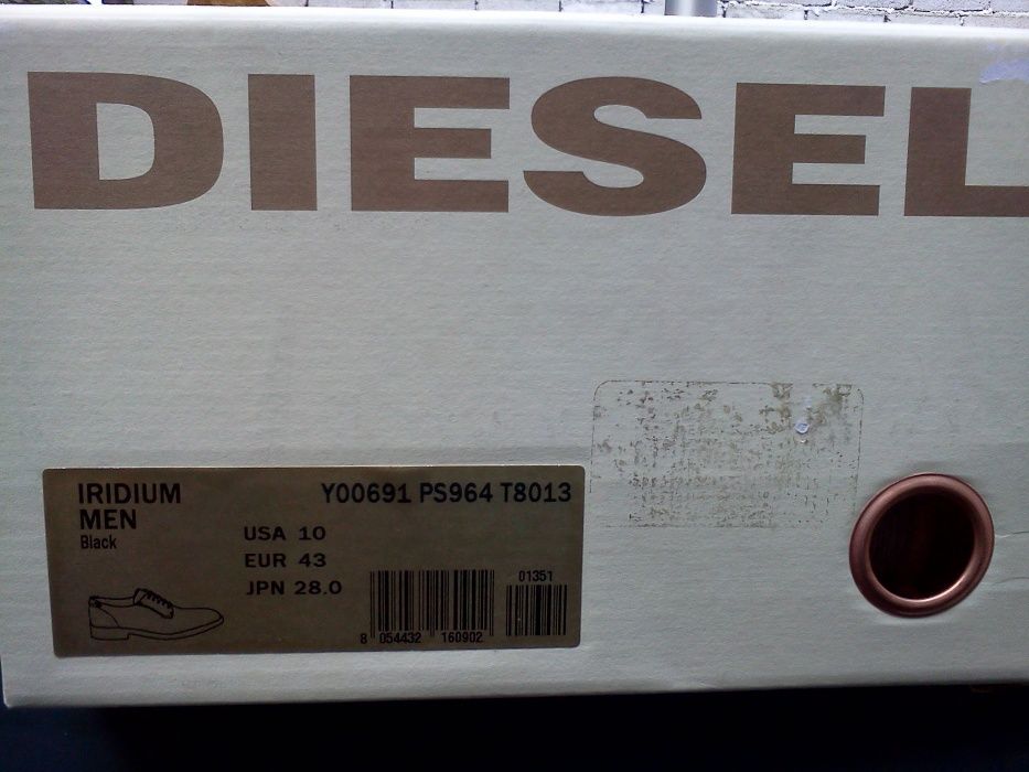 Pantofi Diesel eleganti piele intoarsa, ca si Noi , pret magazin 255 €