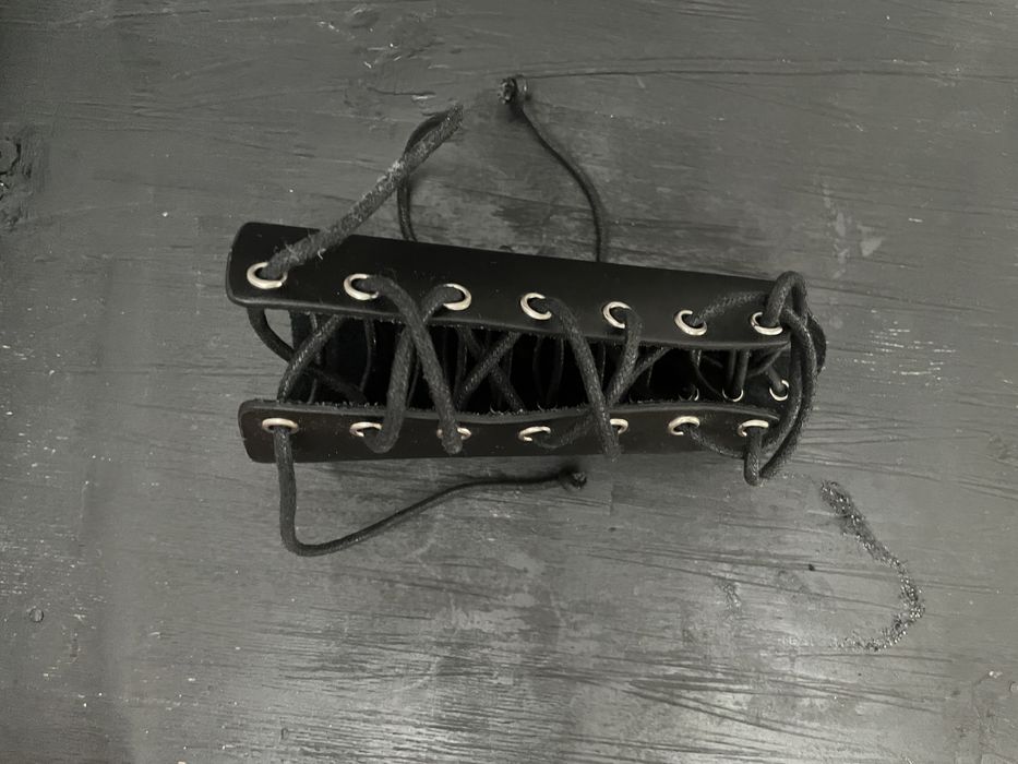 Продам нарукавник кожанный