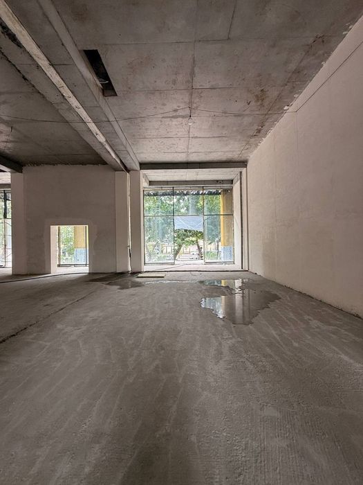Сдаётся коммерческое помещение 1.500 м² на улице Шота Руставели