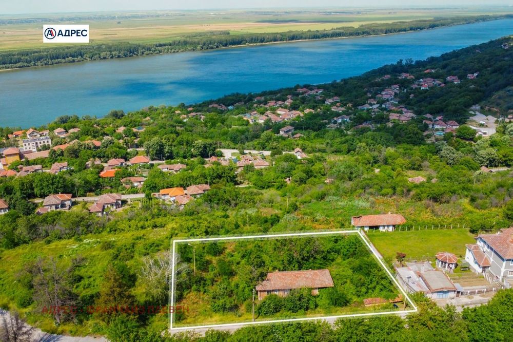 Къща в Враца, област-с.Горни Вадин площ 84 цена 10000
