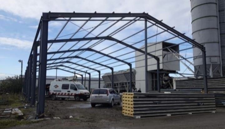 Vând hală metalică 6x 10