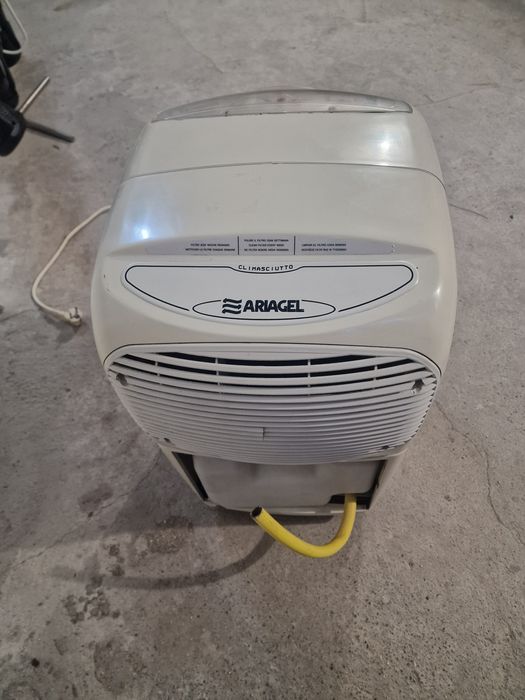 3 в 1 , абсорбатор, отоплител и охладирел.