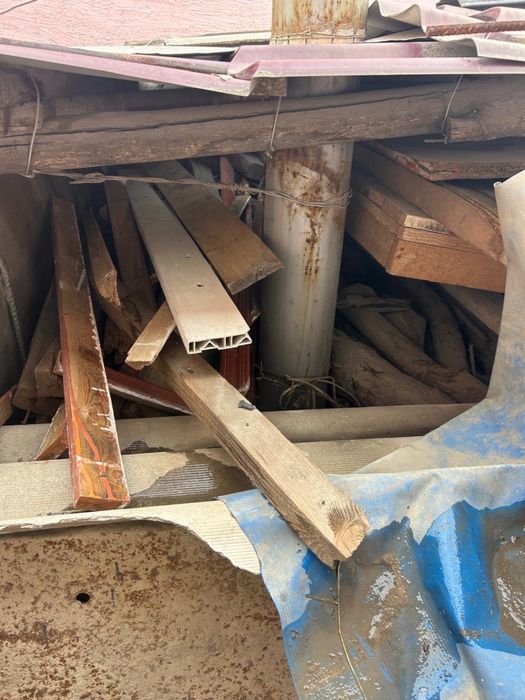 Дрова сухие под навесом