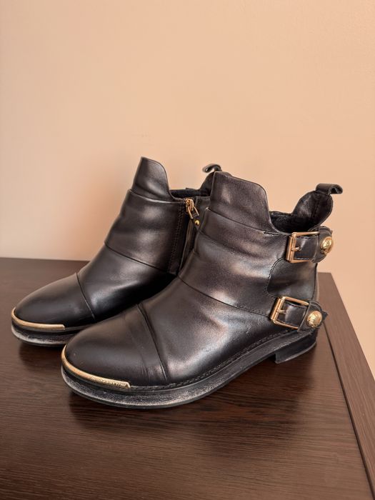 Кожени черни боти