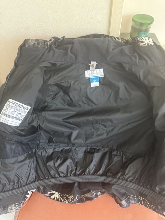 Продам 2 куртку columbia для девочки