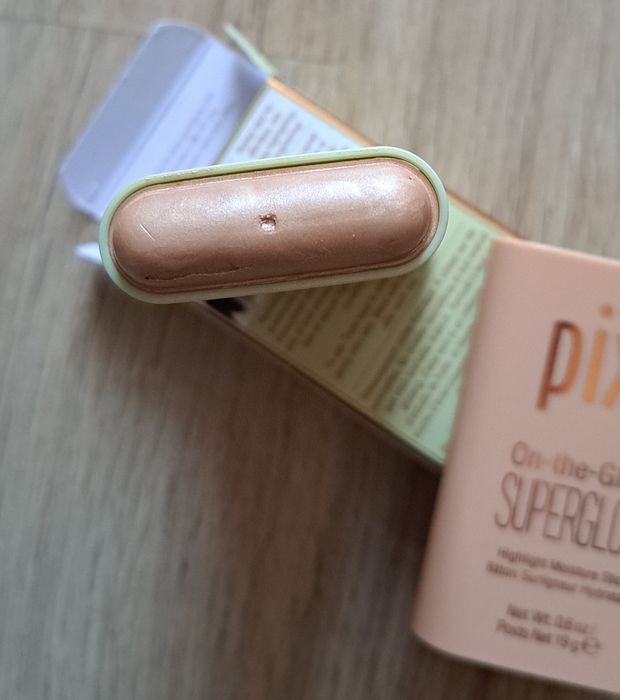 Овлажняващ озарител Pixi, цвят Natural Lustre