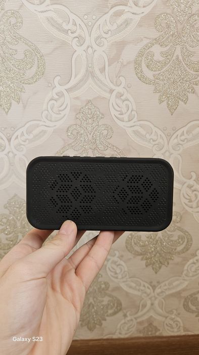 3 в одном,колонка,часы,будильник